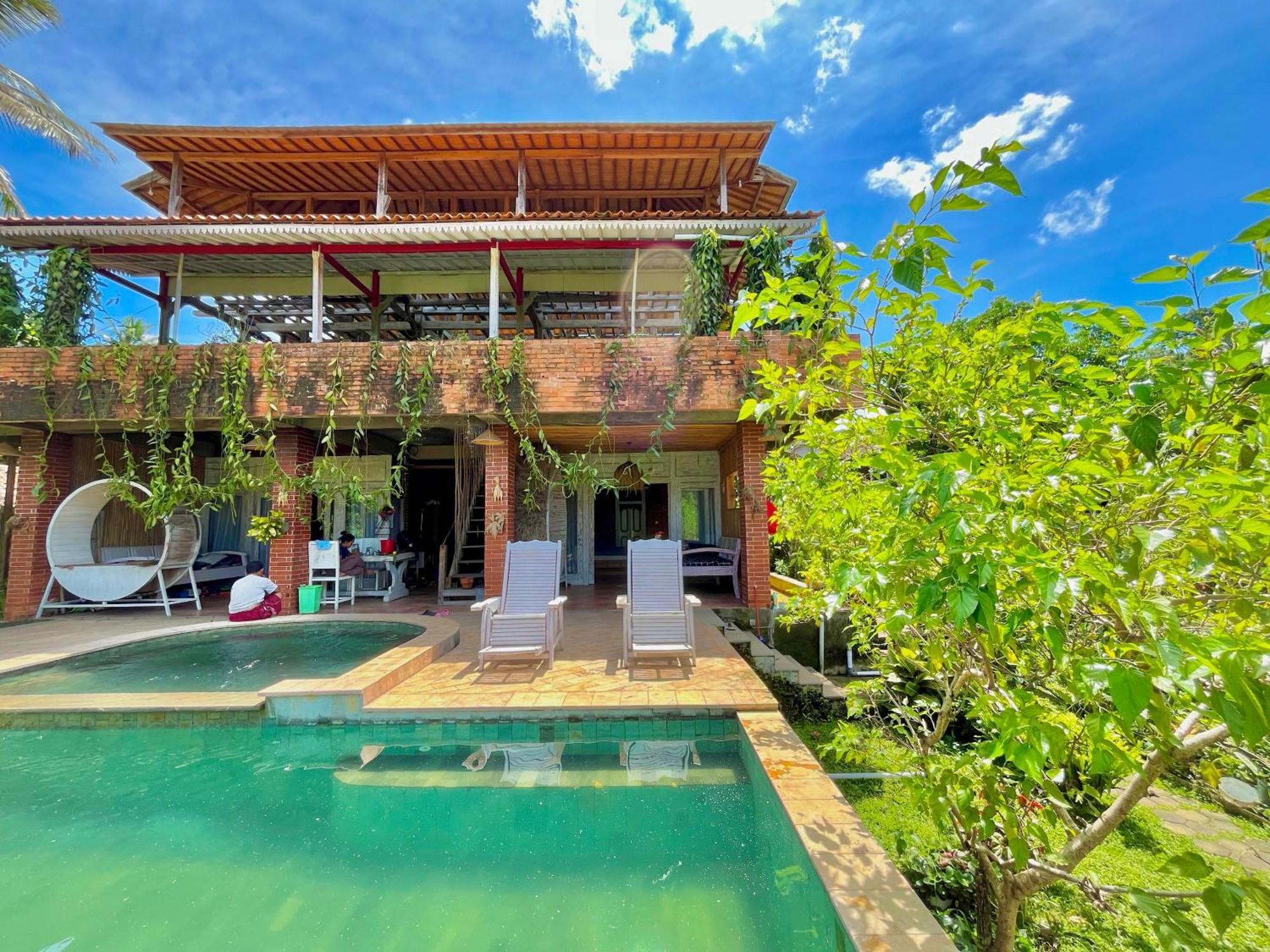 Pondok Isoke Bunggalow Banyuwangi  Exterior photo