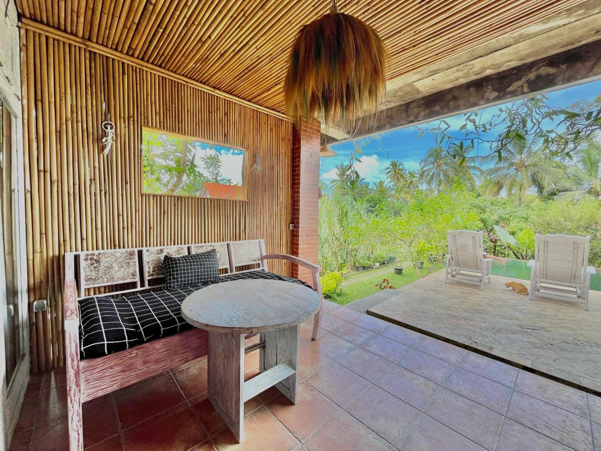 Pondok Isoke Bunggalow Banyuwangi  Exterior photo
