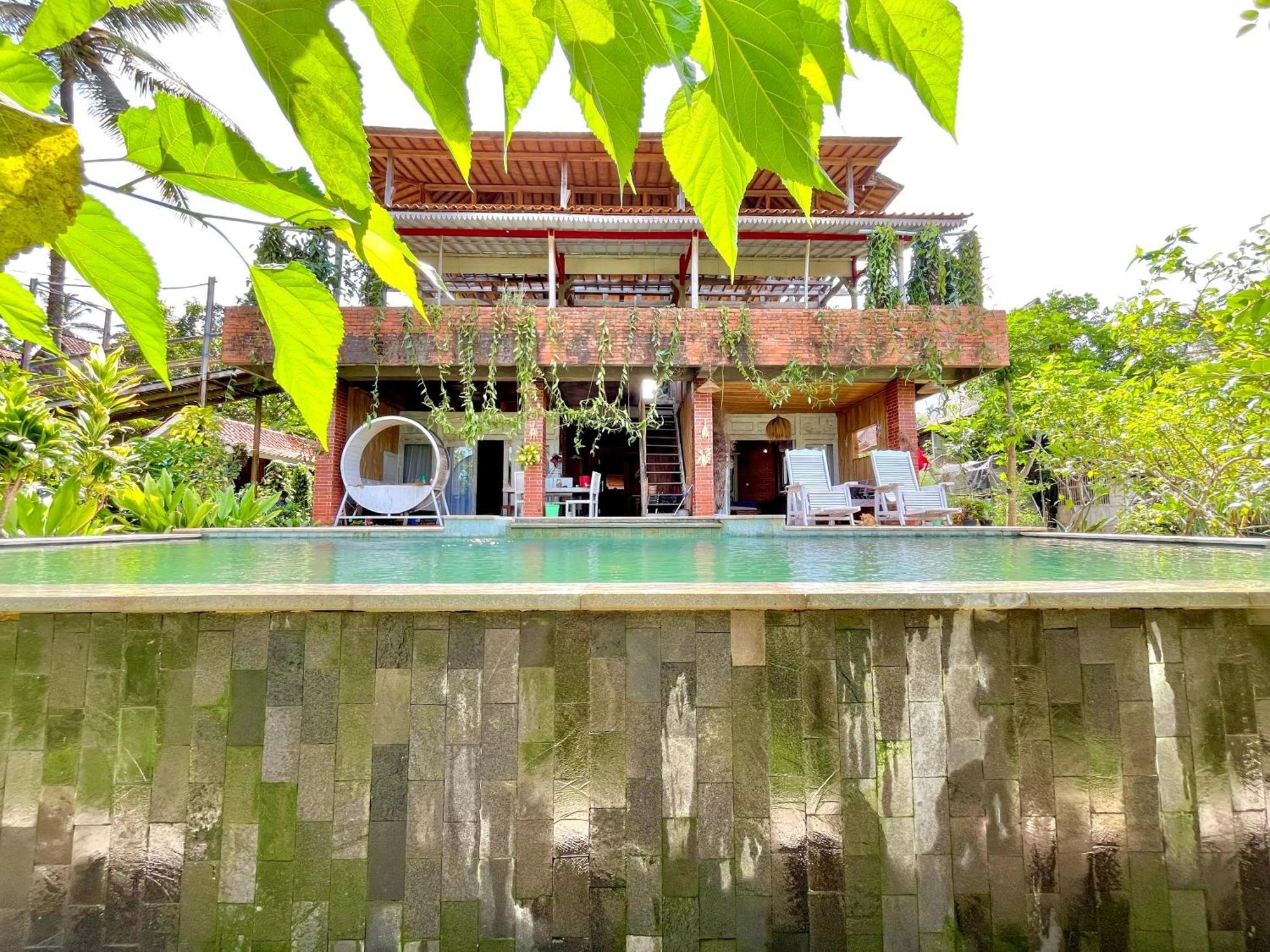 Pondok Isoke Bunggalow Banyuwangi  Exterior photo